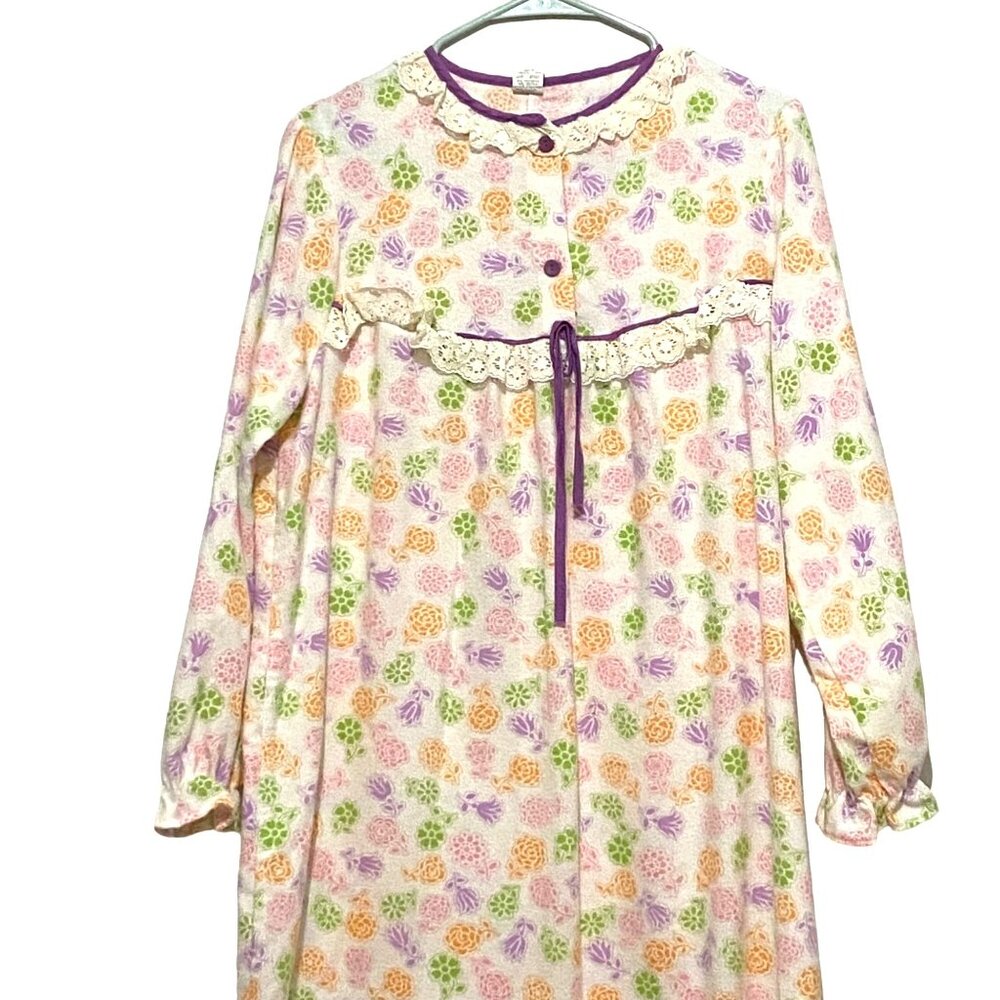 Vintage Sears Long Flannel Nightgown 36M White Cottagecore Prairie‎ Core Grandma
